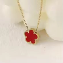 Fashionable Women Five Leaf Flower Gold Plated Pendant