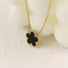 Fashionable Women Five Leaf Flower Gold Plated Pendant