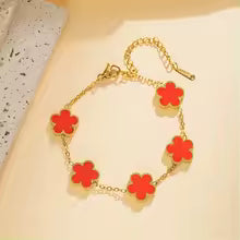 The stainless steel double-sided bracelet with five-leaf petals and gold-plated clovers