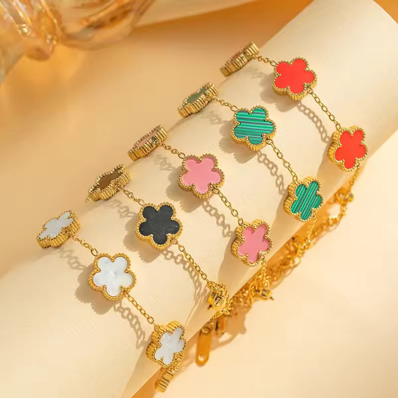 The stainless steel double-sided bracelet with five-leaf petals and gold-plated clovers