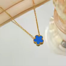 Fashionable Women Five Leaf Flower Gold Plated Pendant