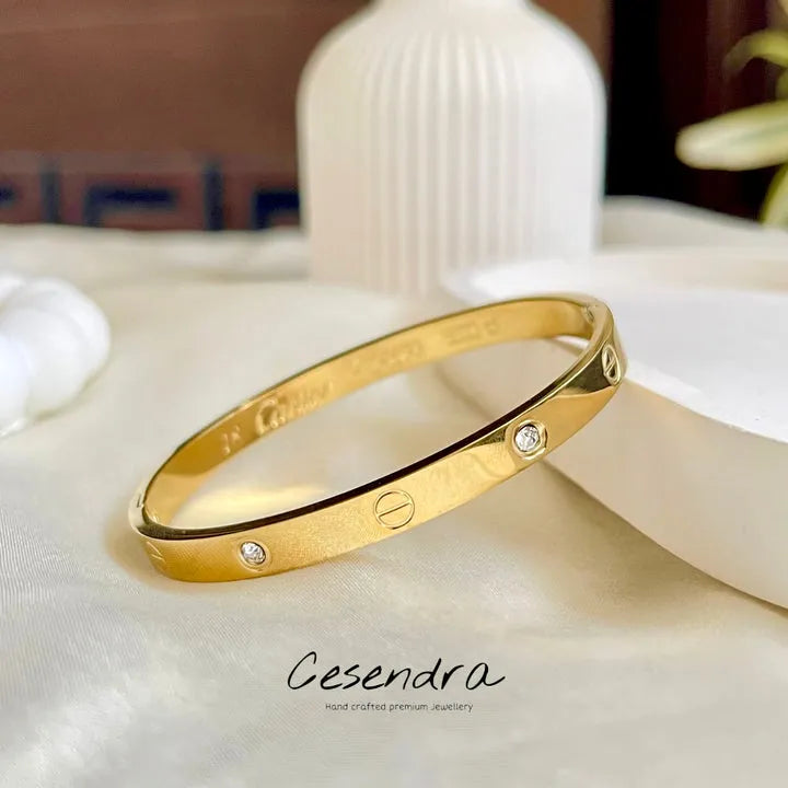 Jewels and Pearl Cartier Bracelet for Men and Women | Beautiful Shiny Elegant Bracelet